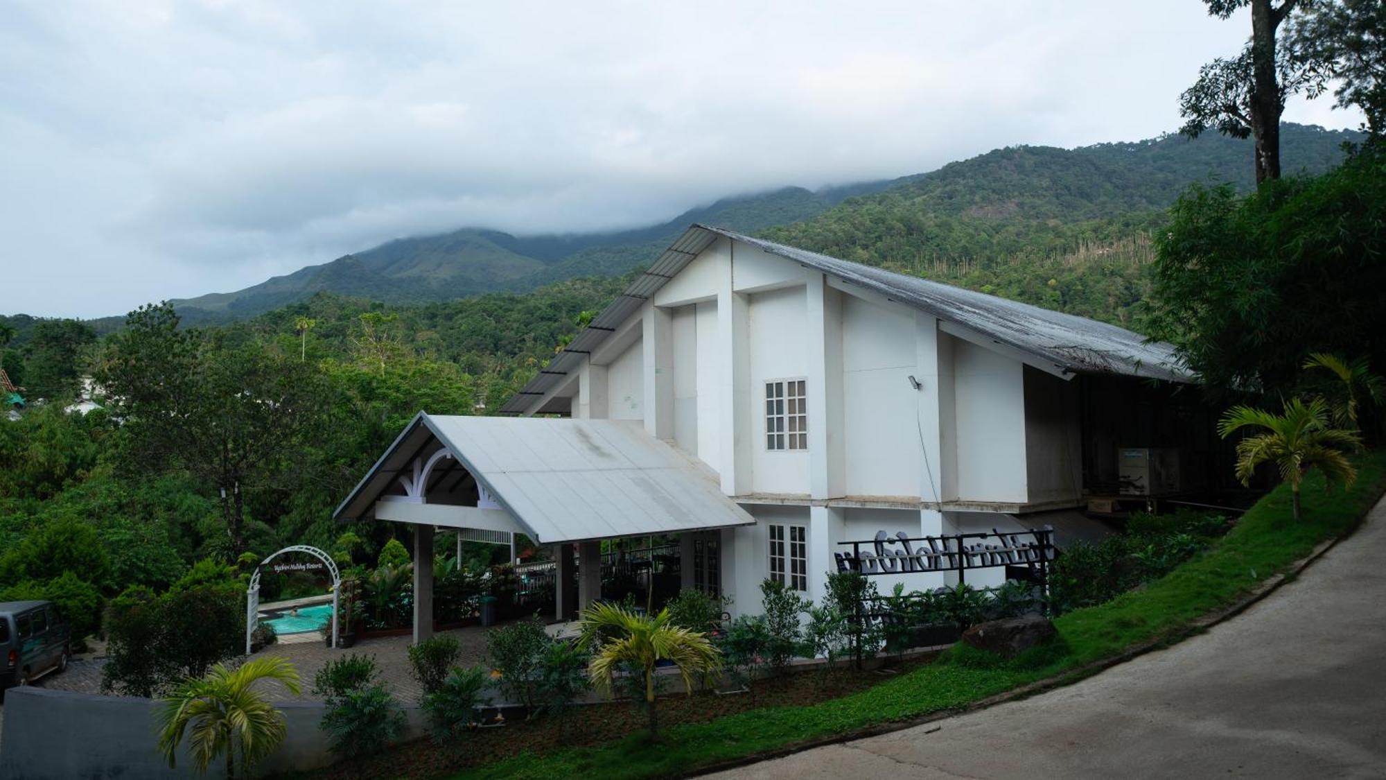 Vythiri Holiday Resort, Wayanad Экстерьер фото