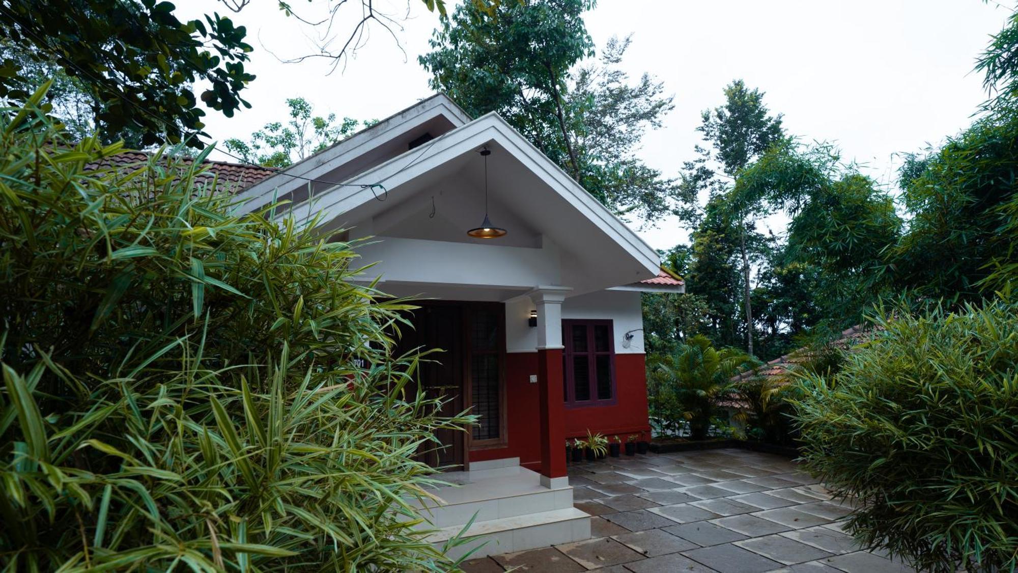 Vythiri Holiday Resort, Wayanad Экстерьер фото