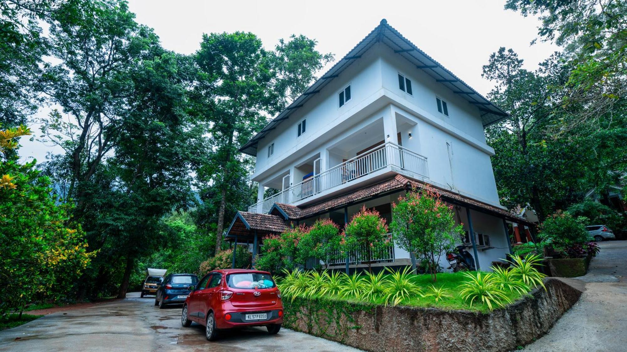 Vythiri Holiday Resort, Wayanad Экстерьер фото